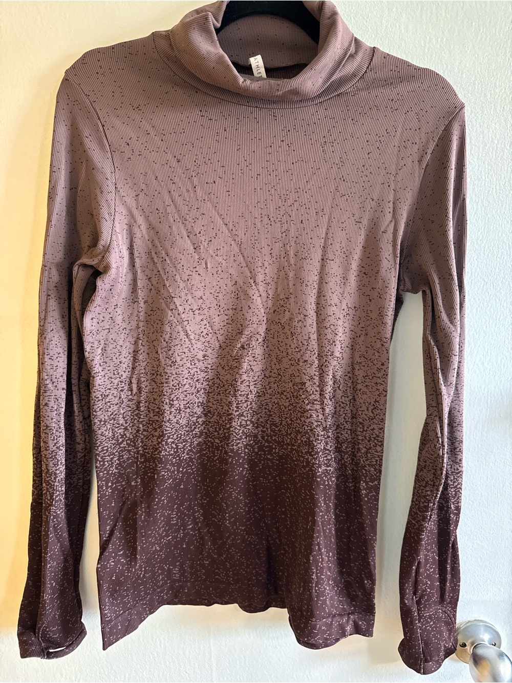 Athleta Flurry Blizzard Gradient Turtleneck Purple Mauve Stretchy Large Active